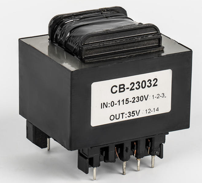 Mitä varotoimia tulee noudattaa matalataajuisten pin-tyyppisten muuntajien asennuksen ja käytön aikana?